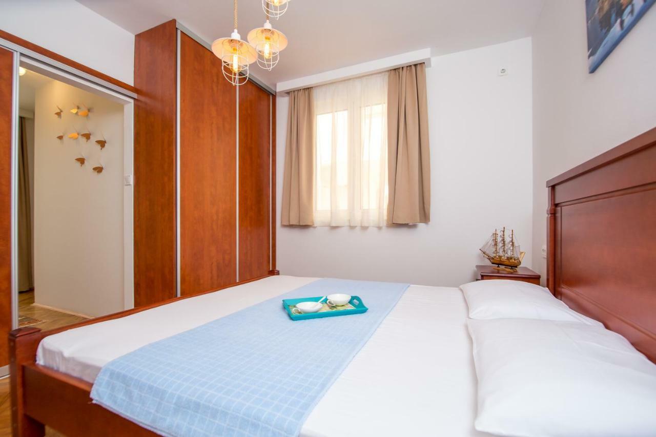 Dreibettzimmer mit Balkon