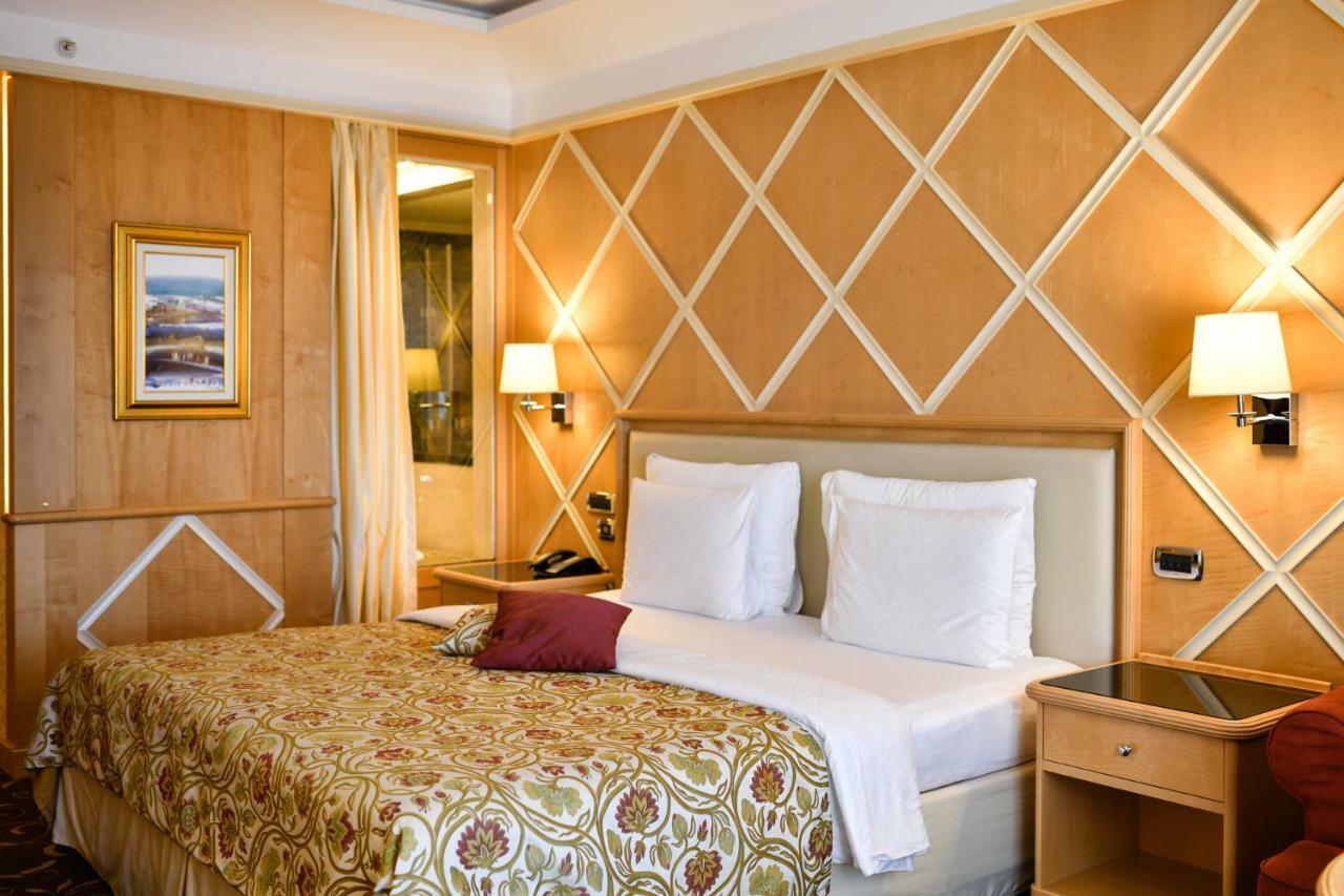 Chambre Supérieure - Vue sur Piscine