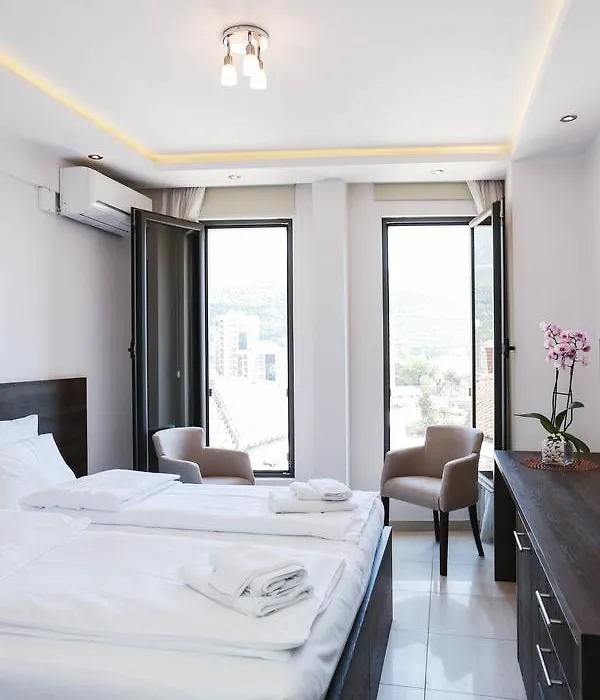 Arka Budva-1