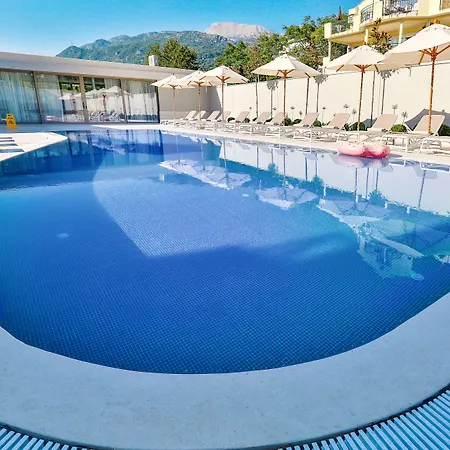 Avanti Hotel & Spa-2