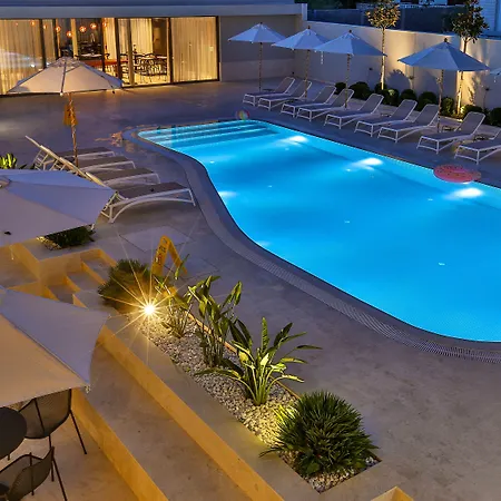 Avanti Hotel & Spa-3